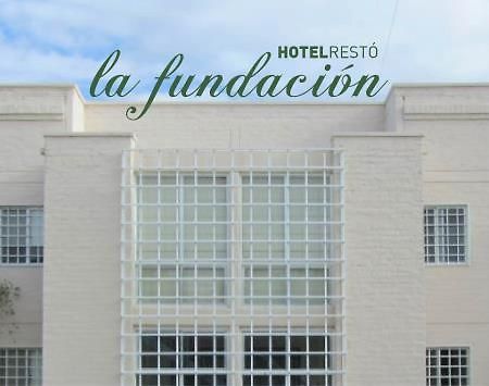 Hotel La Fundacion General Roca Bagian luar foto